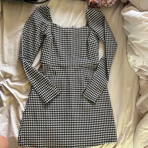 Miami long sleeve zip-back Houndstooth dress